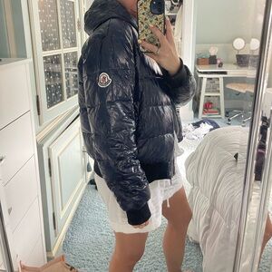 VINTAGE RARE Moncler Women's Shiny Black Puffer Jacket